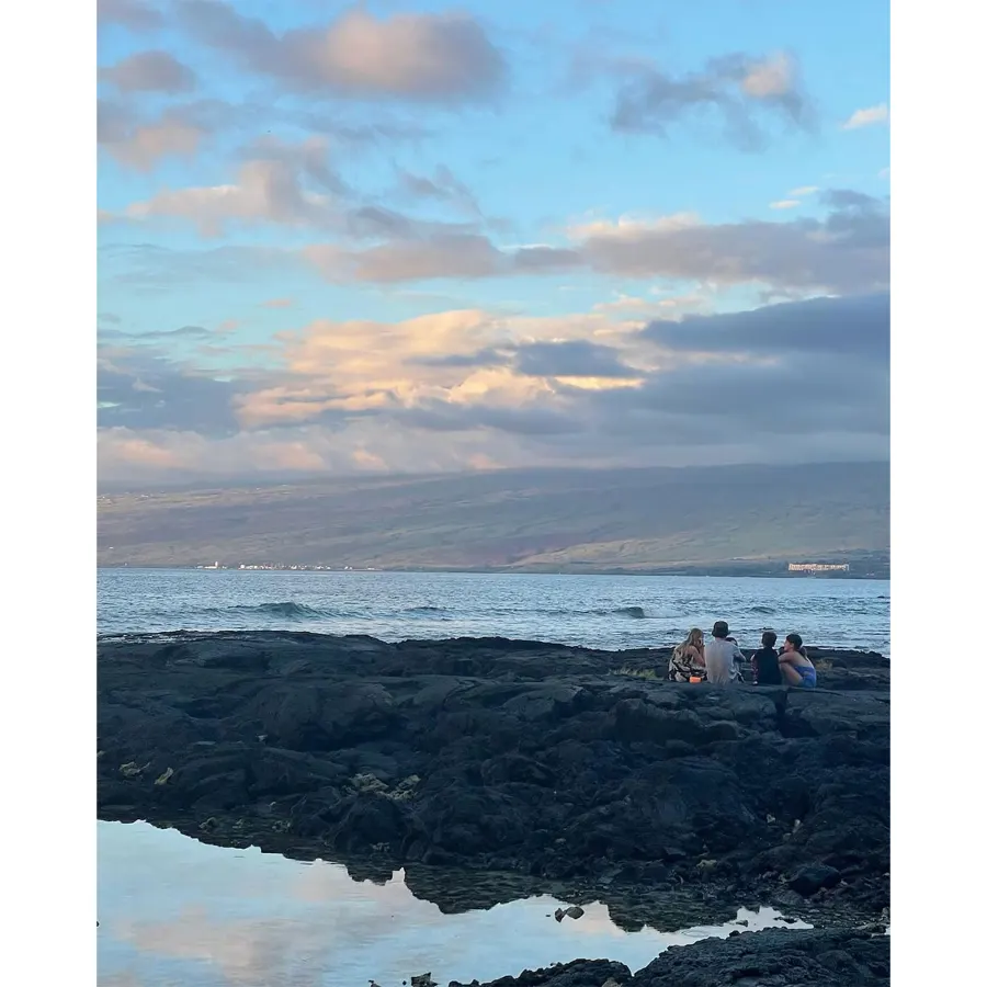 Sarah Michelle Gellar and Freddie Prinze Jr. Share ‘Vacation Photo Dump’ With 2 Kids: Photos