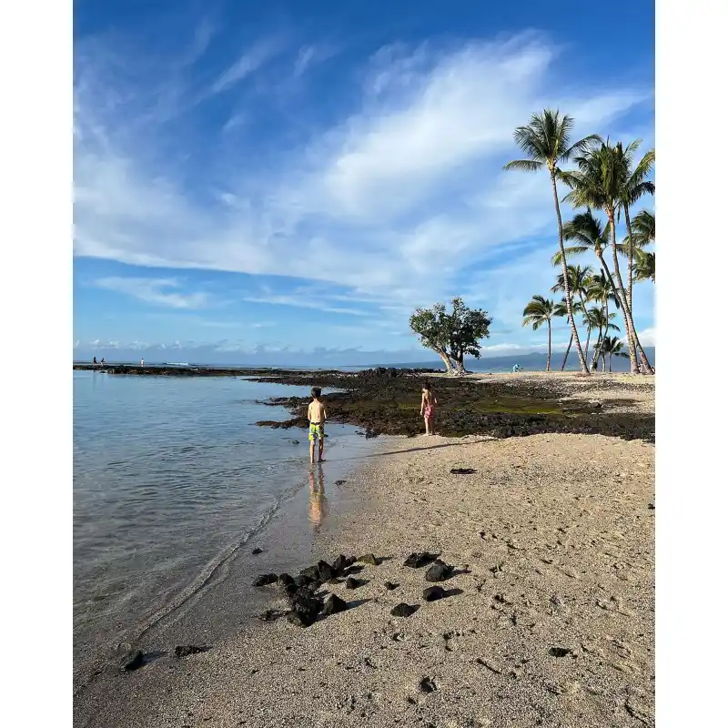 Sarah Michelle Gellar and Freddie Prinze Jr. Share ‘Vacation Photo Dump’ With 2 Kids: Photos