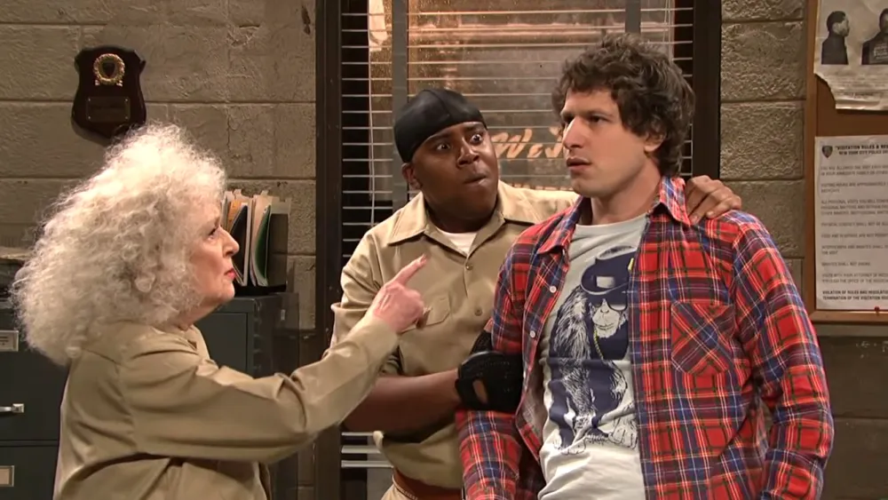 'Saturday Night Live' Airs 2010 Betty White Episode After Her Death: 'Rest in Peace'