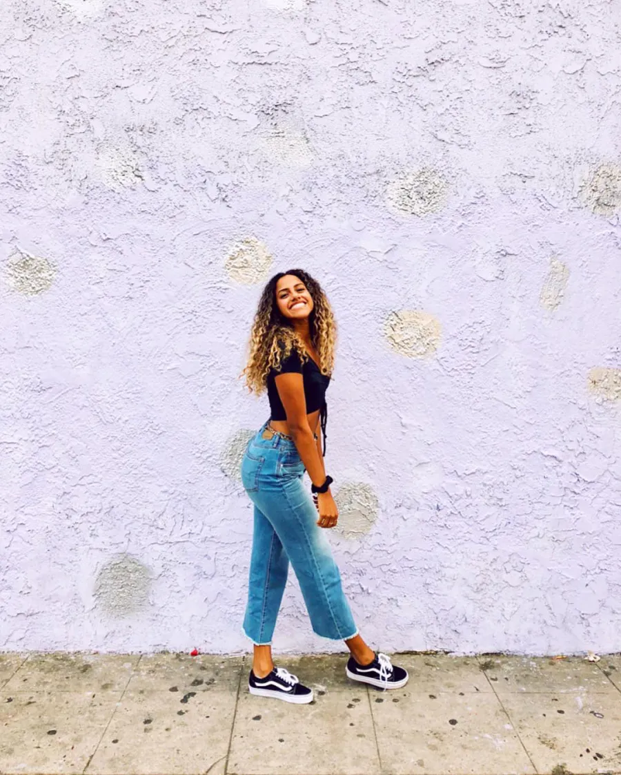 Who Is Teddi Wright 5 Things to Know About The Bachelor That Clayton Echard Instantly Connects With