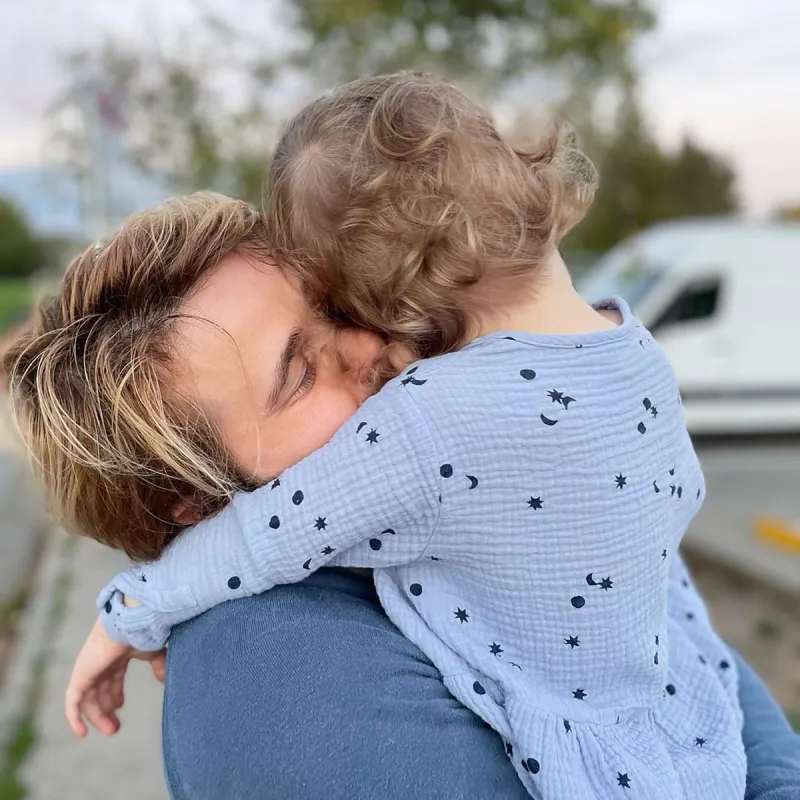 Yellowjacket Melanie Lynskey Jason Ritter Sweet Relationship Moments