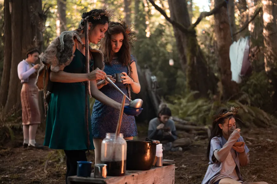 Yellowjackets Season 2 Everything to Know After Season 1 Ends With Major Twists