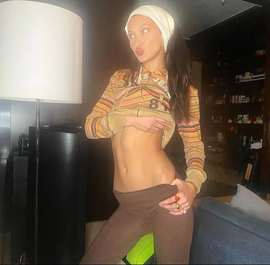 Zip Up Yoga Pants Bella Hadid Look Is Straight Out 2000s