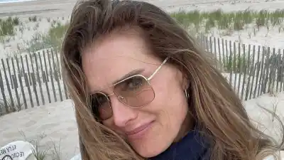 brooke-shields-desert-island-true-botanicals-oil