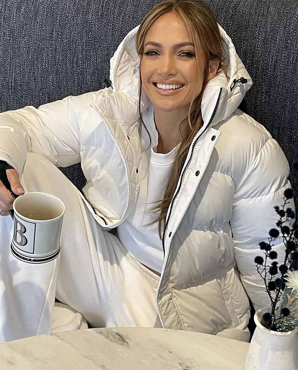 jennifer-lopez-white-puffer-coat-aritzia