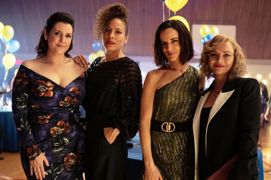 Breaking Down Most Compelling Yellowjackets Theories Ahead Season 2 Melanie Lynskey Tawny Cypress Juliette Lewis Christina Ricci