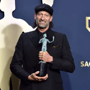 CODA's Troy Kotsur Makes History and More Must-See Moments from SAG Awards 2022