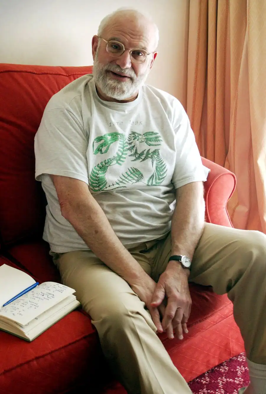 Celebrity Deaths in 2015: Stars We've Lost Oliver Sacks