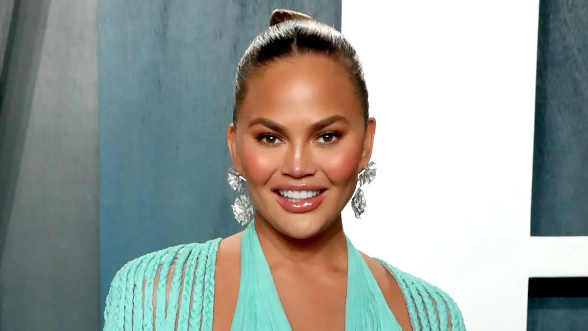 Chrissy Teigen Shares Her Recipe for the Perfect Lazy and Tasty Sheet Cake