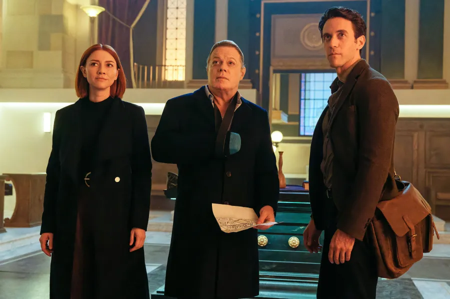 Dan Brown Lost Symbol Valorie Curry Eddie Izzard Ashley Zukerman