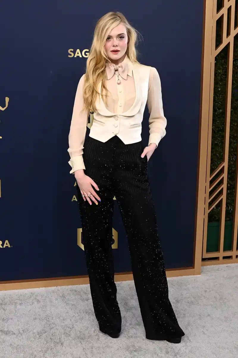 Elle Fanning Red Carpet Arrival SAG Awards 2022