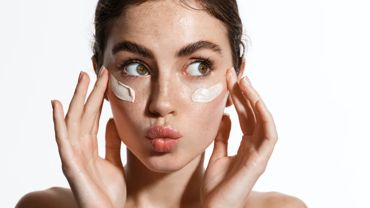 Face-Moisturizer-Stock-Photo