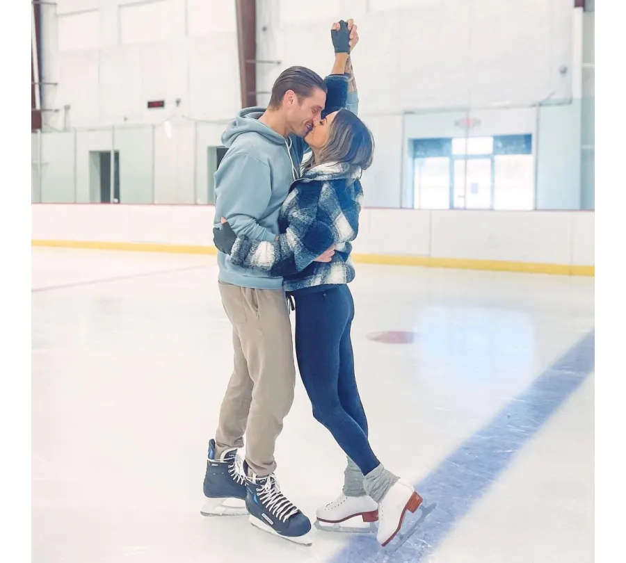 February 2022 Jana Kramer and Boyfriend Ian Schinelli Relationship Timeline