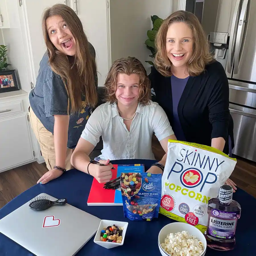 Full House Next Generation Candace Cameron Bure John Stamos More Stars Kids Andrea Barber