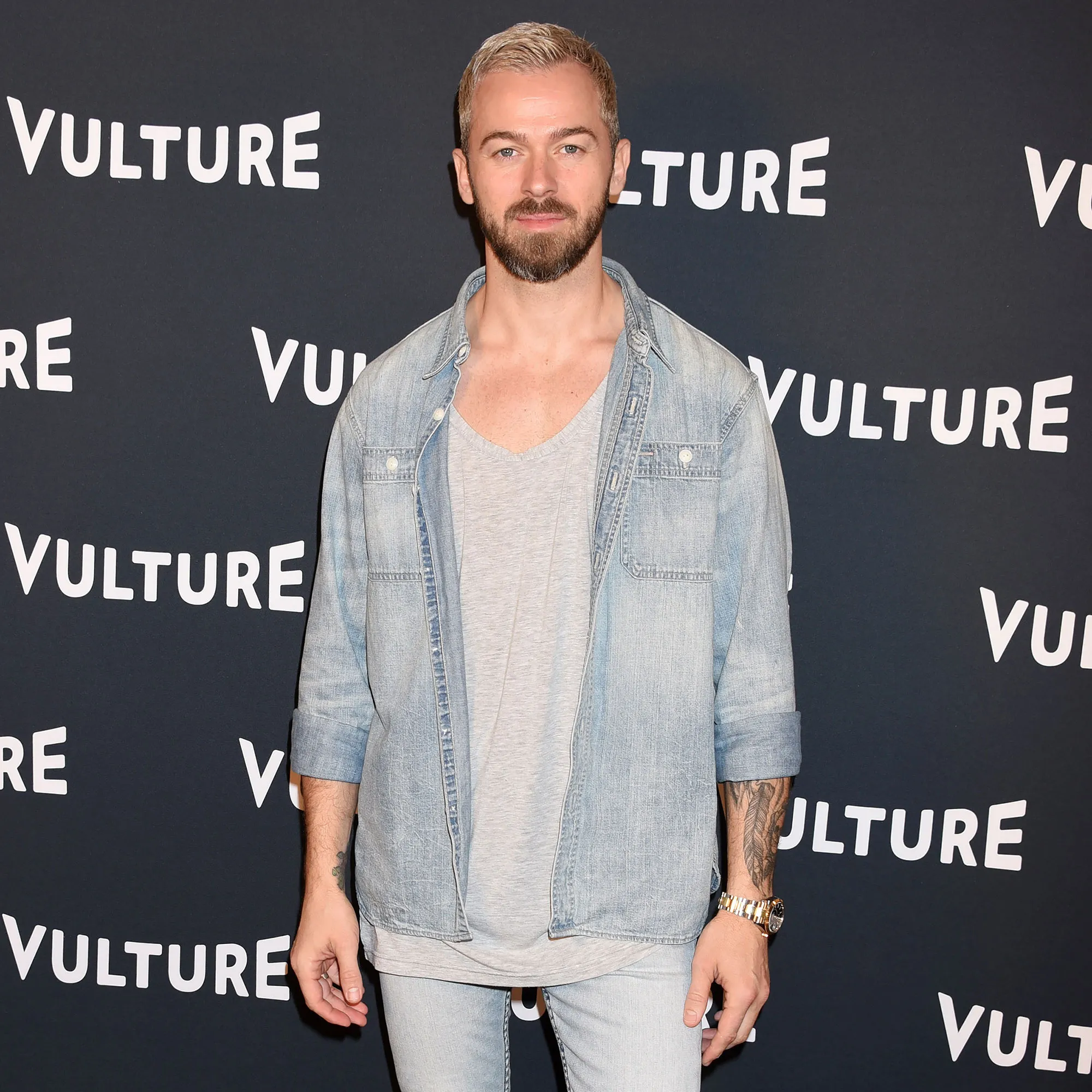 He Back Artem Chigvintsev Returning DWTS Tour After Health Battle