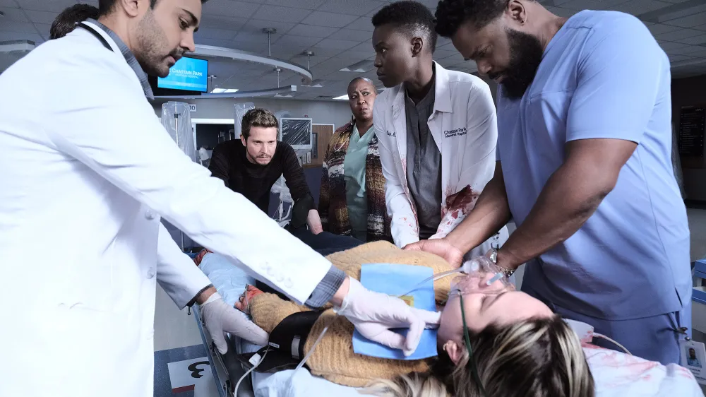 How The Resident Brought Back Nic After Emily VanCamp Exit Matt Czuchry 2