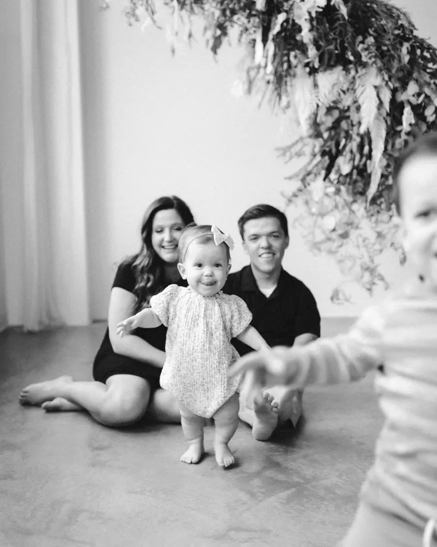 Inside Pregnant Tori Roloff Maternity Shoot Ahead 3rd Baby Zach Roloff
