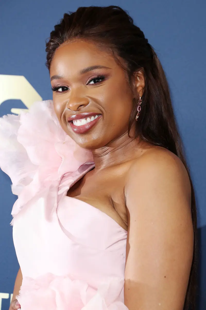 Jennifer Hudson Nearly Suffered a Wardrobe Crisis at the SAG Awards 2022 02
