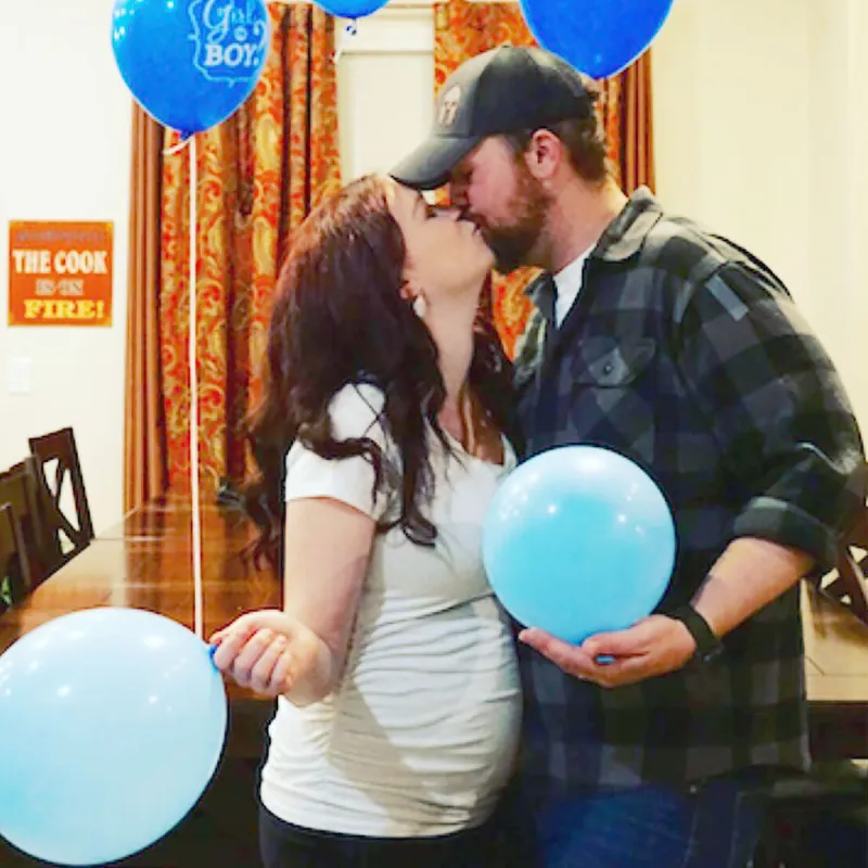 Jessica Simpson Snooki and More Celeb Moms Most Creative Gender Reveals Pics Maddie Brush Sister Wives