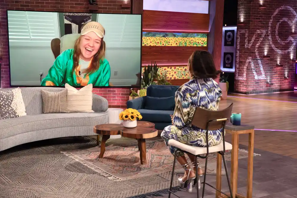 Kelly Clarkson Is &lsquo;So Broken&rsquo; While Quarantining With Kids Amid Brandon Blackstock Divorce: 'Sometimes We Fall'