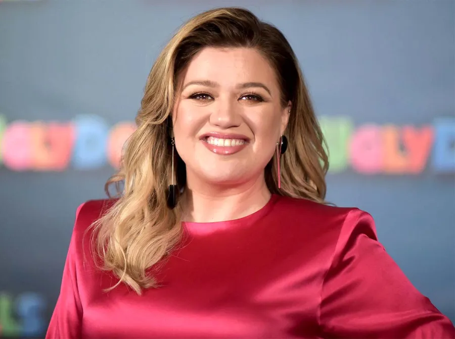 Kelly Clarksons Ups Downs Through the Years Career Love Life More