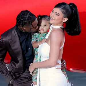 Kylie Travis Daughter Is Helping Out With New Baby Shes So Excited