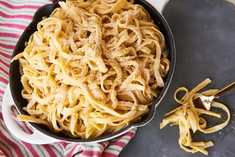 Mean Girls Star Jonathan Bennett Shares His Fettuccini Alfredo Recipe From The Burn Cookbook