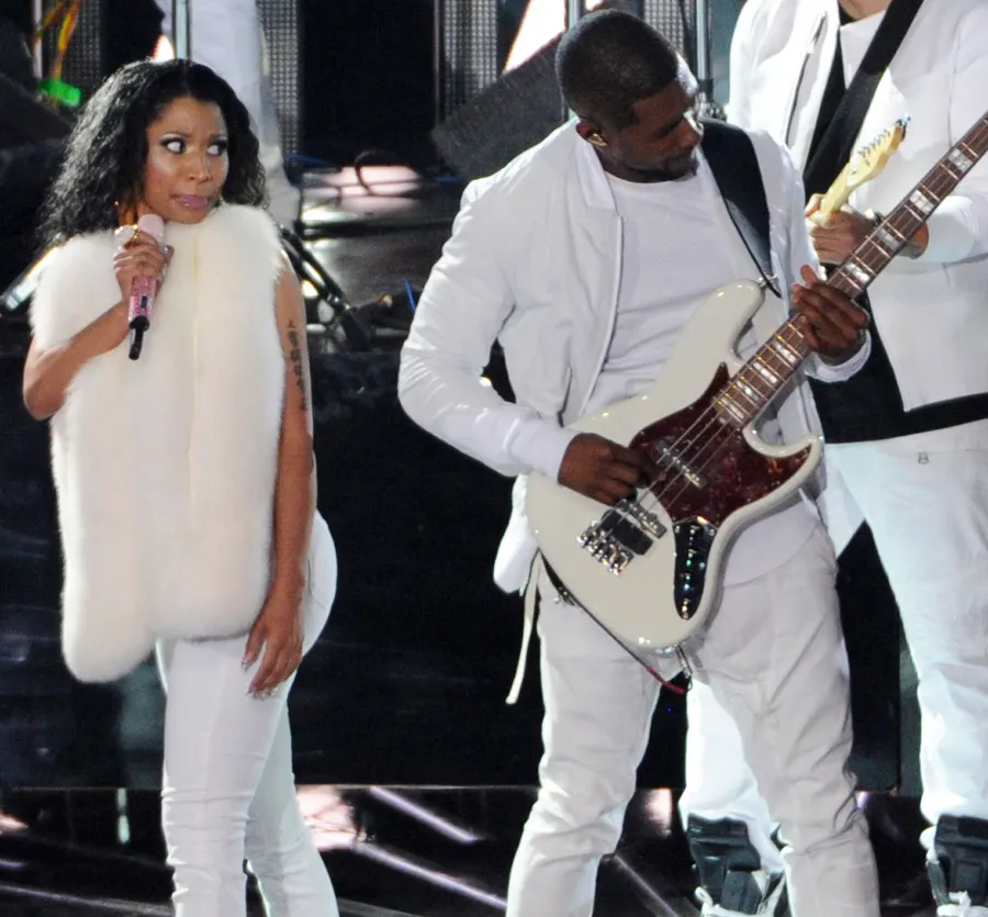 Nicki Minaj's Best Booty Moments! 2014 Vma's with Usher