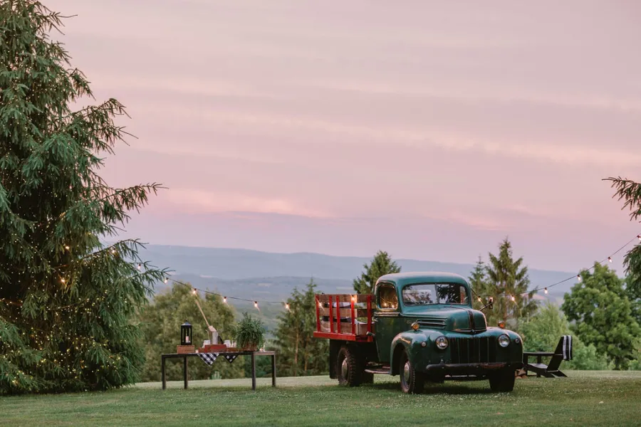 Embrace the Cozy Cabin Vibes at Cedar Lakes Estate