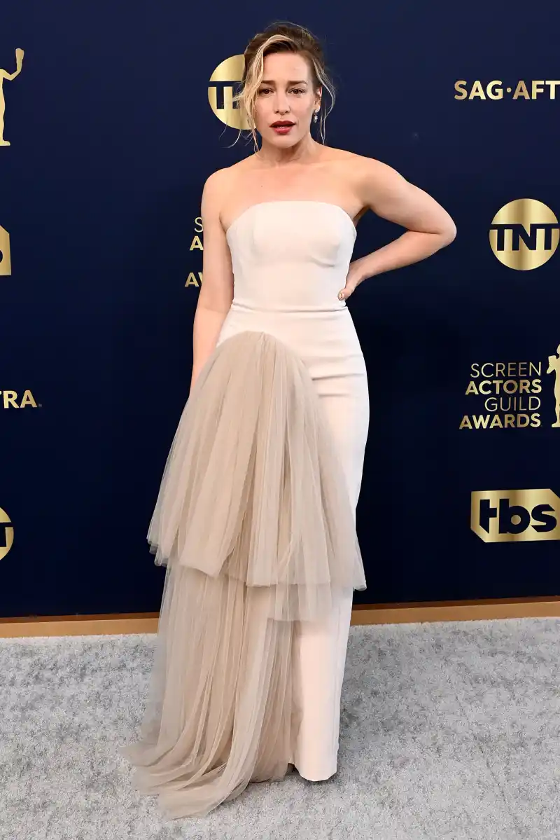 Piper Perabo Red Carpet Arrival SAG Awards 2022