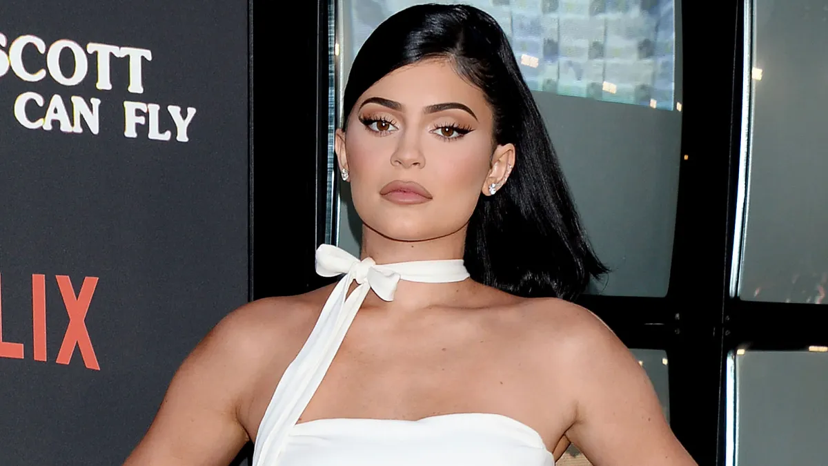 Pregnant Kylie Jenner Cradles Baby Bump in Behind the Scenes Pic for Hulu Show