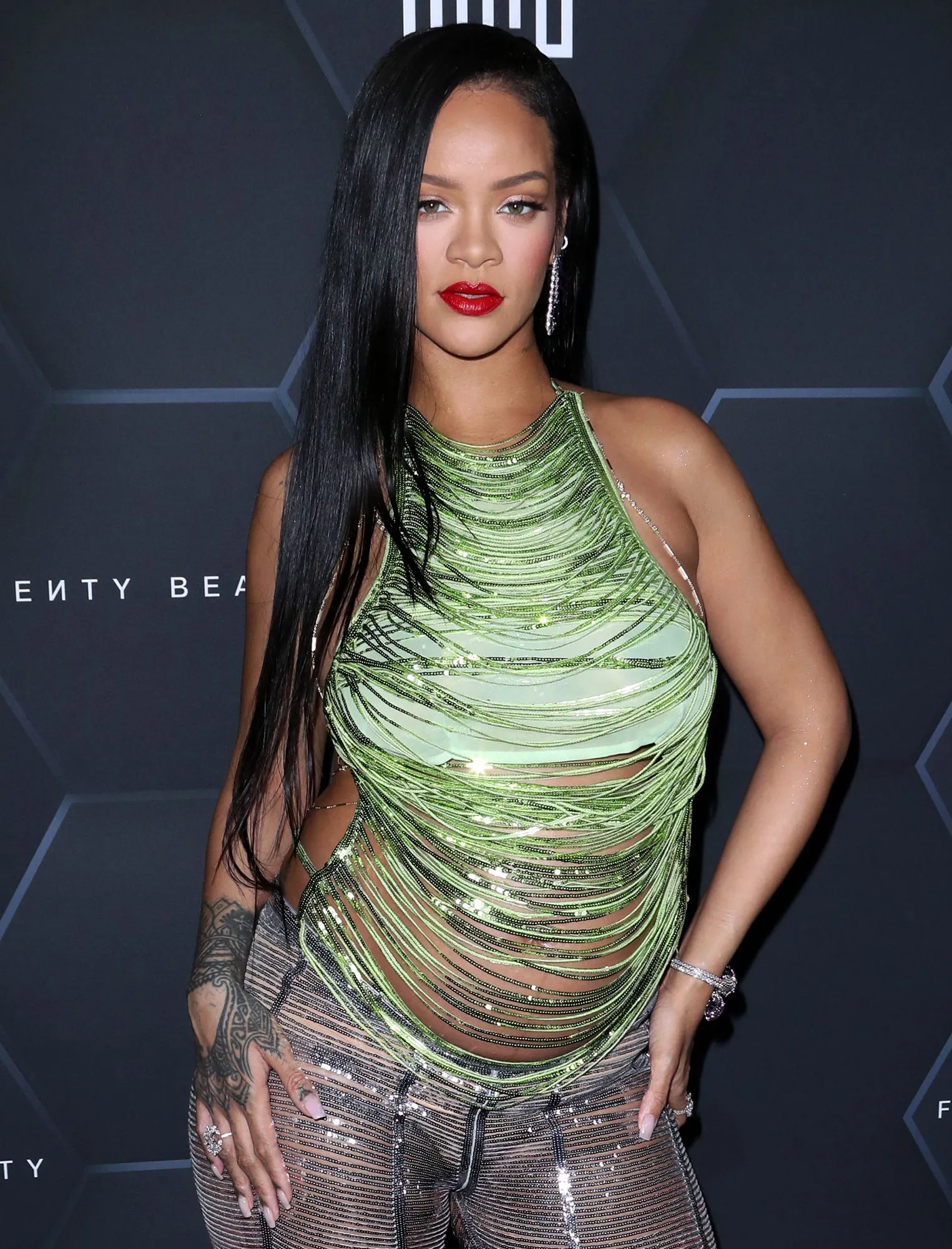 Pregnant Rihannas Bump Baring Outfit at the Gucci Fashion Show Has Us Speechless