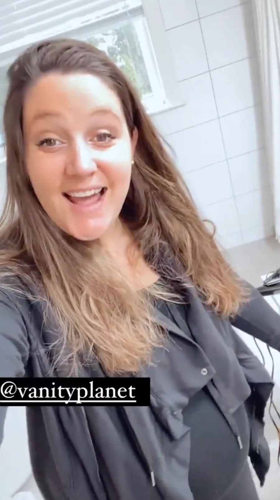 Pregnant Tori Roloff's Baby Bump Album Bumping in Black