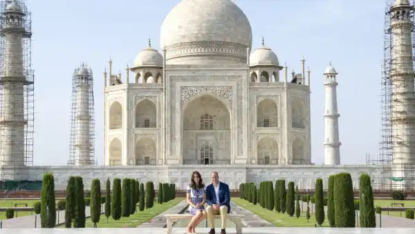 Prince William and Duchess Kate’s Recreation of Princess Diana’s Taj Mahal Photo Was a ‘Last Minute Decision’