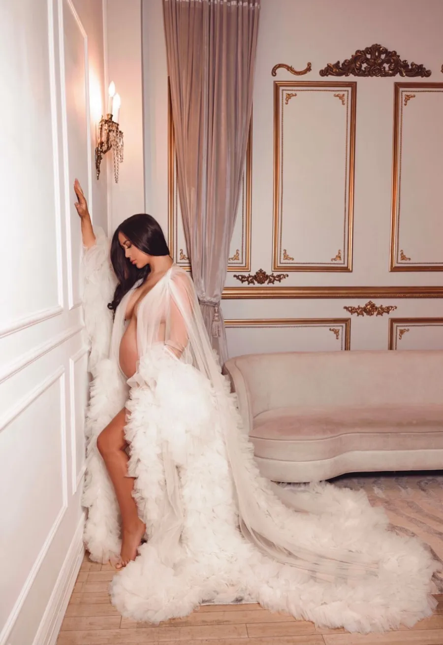 Revisit Maralee Nichols Baby Bump Album