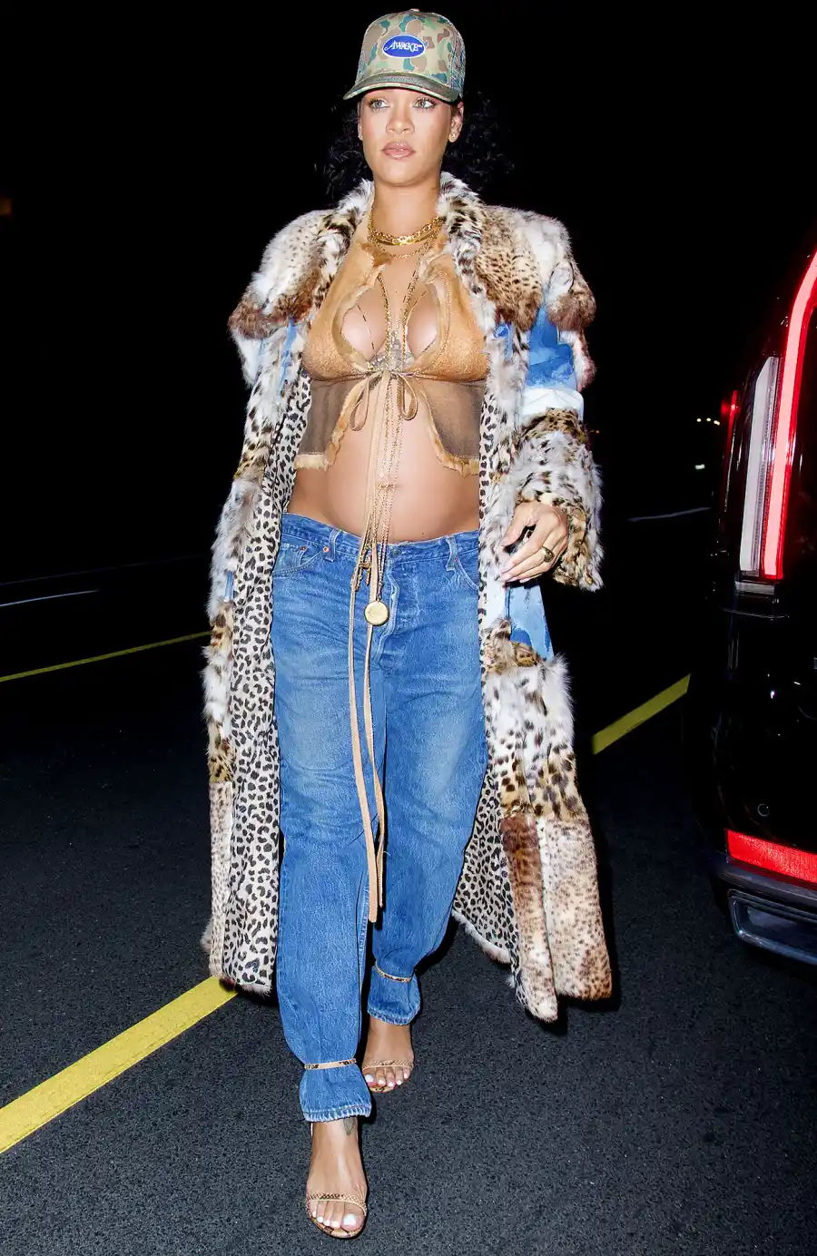 Rihanna’s Latest Maternity Look Is Straight Out of the 2000s