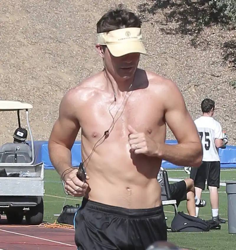 Shirtless Hunks: Hot Celebs and Their Insane Physiques Jerry O Connell