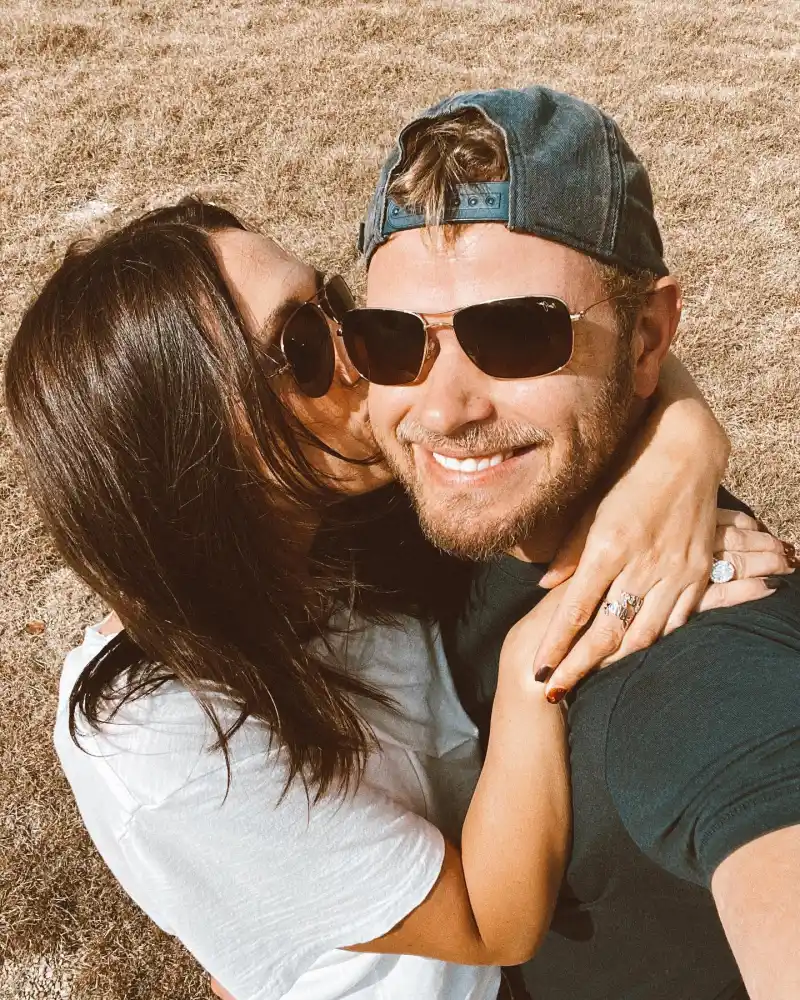 Sneak Peeks! Kellan Lutz and More Stars Show Ultrasound Pics Promo