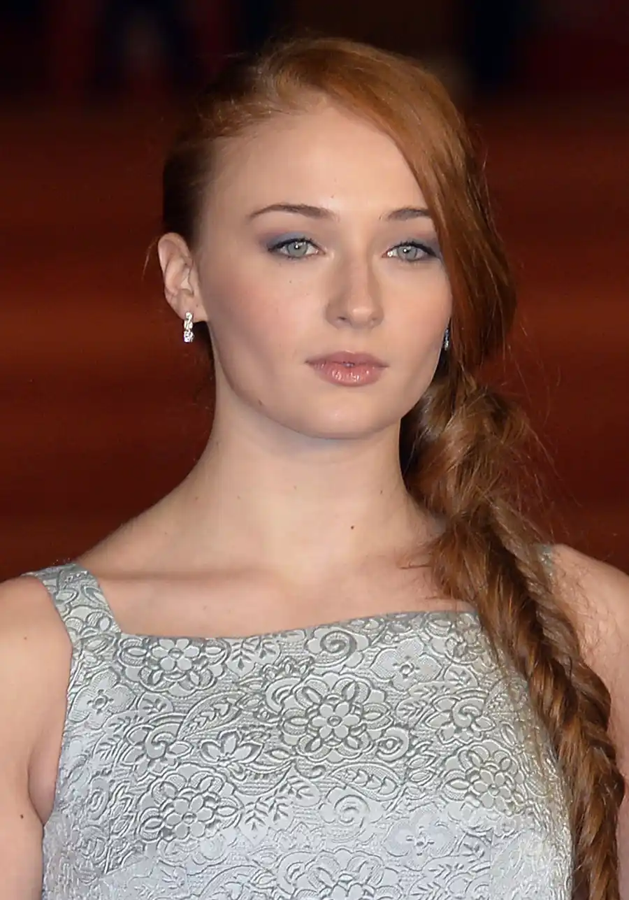 Sofie Turners Most Stunning Beauty Moments of All Time