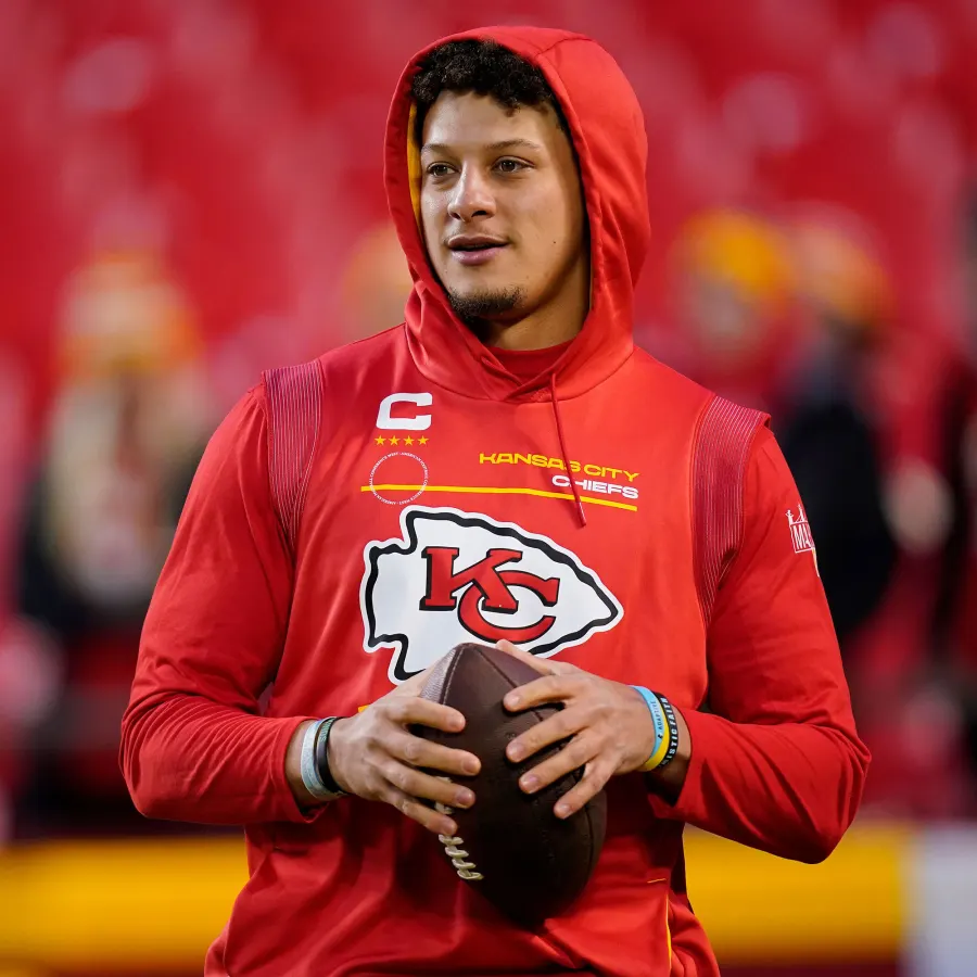 Tom Brady Retirement Celebs React Update Patrick Mahomes