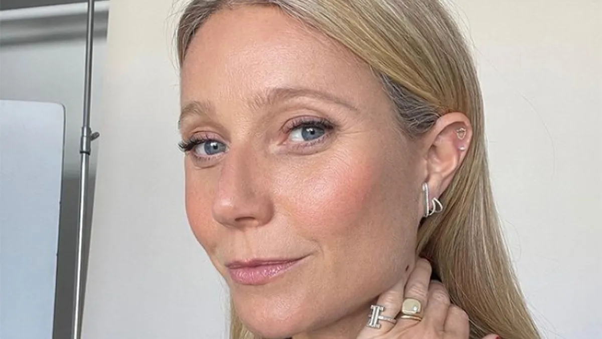 gwyneth-paltrow-jillian-dempsey-eye-masks