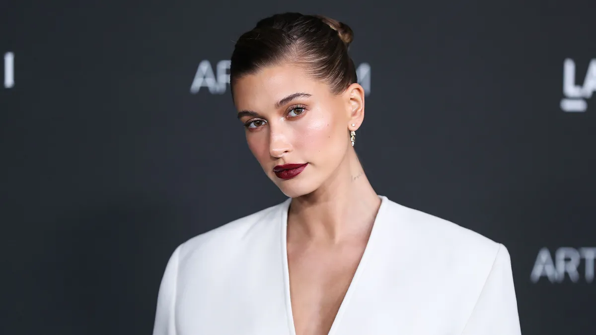 hailey-bieber-bareminerals-skinlongevity-serum