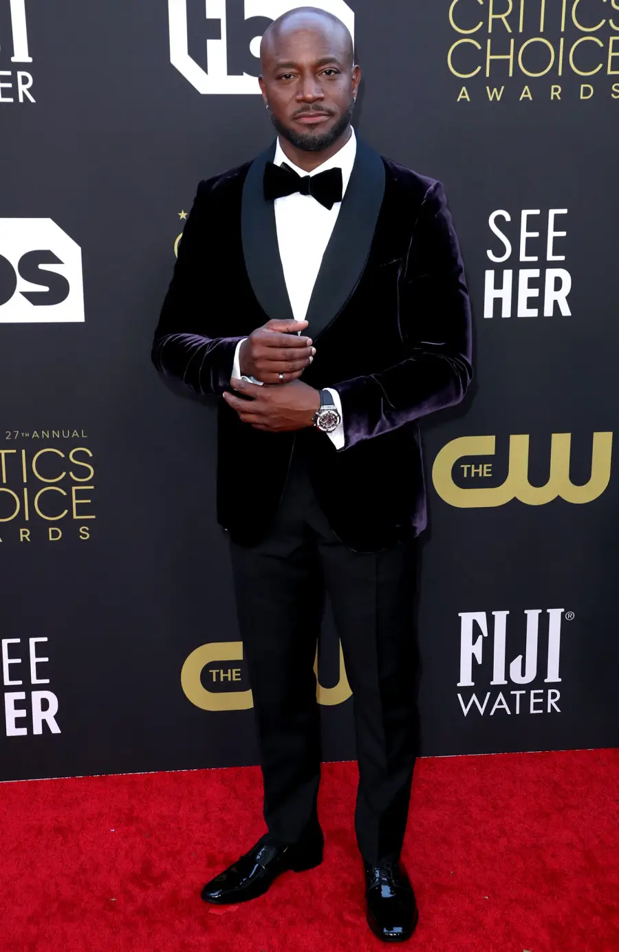 10 Hottest Hunks at the 2022 Critics’ Choice Awards
