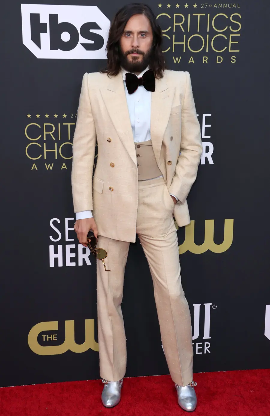 10 Hottest Hunks at the 2022 Critics’ Choice Awards