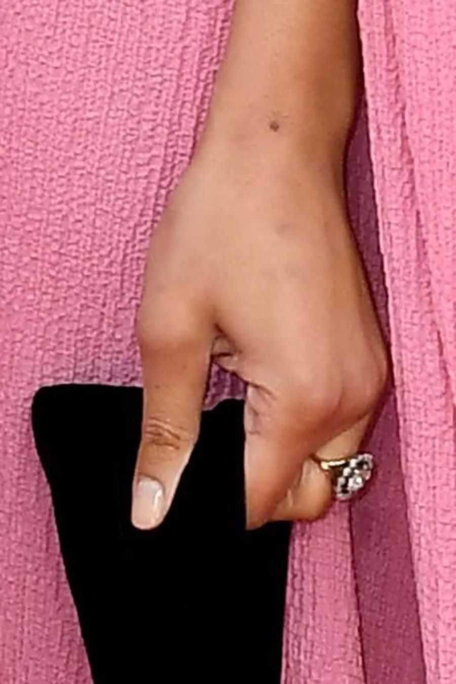 All Details Zawe Ashtons 150K Engagement Ring From Tom Hiddleston