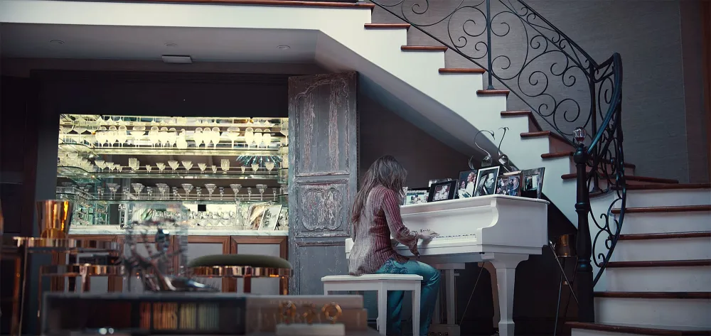 Ben Affleck and Girlfriend Jennifer Lopez Costar in Remixed 'Marry Me' Music Video 3