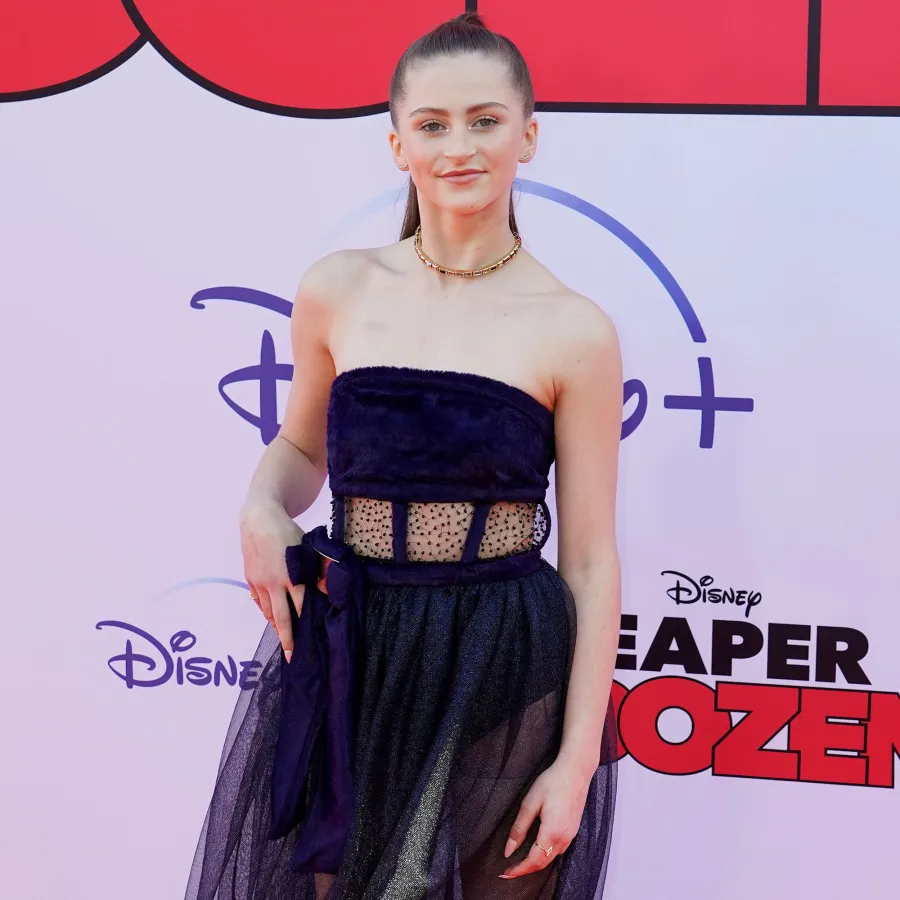 Cheaper By Dozen Remake Is Full Familiar Faces New Stars Meet Cast Caylee Blosenski