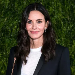 Courteney Cox Is Bummed She Doesn’t Have More Memories From Friends Set
