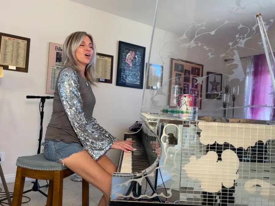 Debbie Gibson Inside a Day in My Life