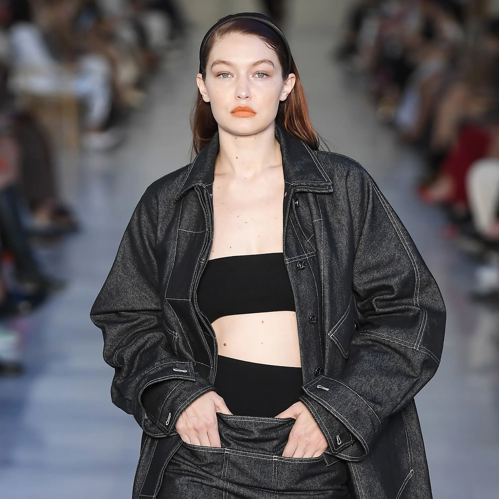 Gigi Hadid Is Donating Her Fall 2022 Fashion Show Earrings Aid Ukraine